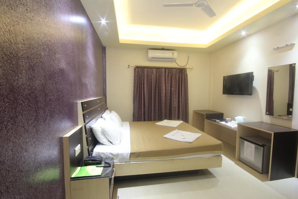 Urmee Hotel Bhubaneswar Exterior foto