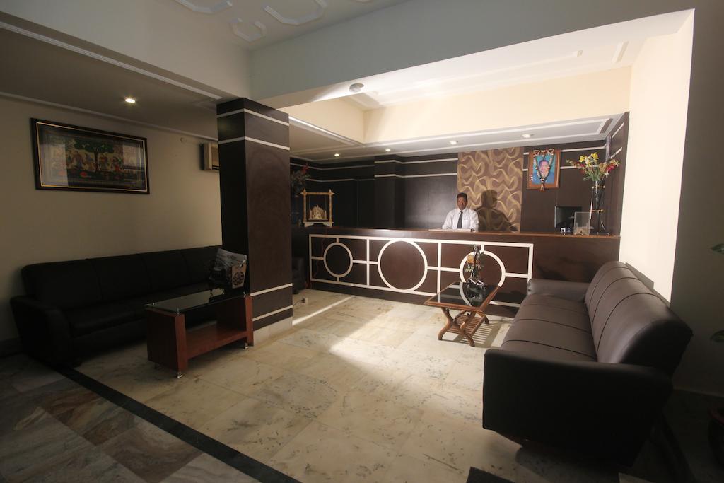 Urmee Hotel Bhubaneswar Exterior foto