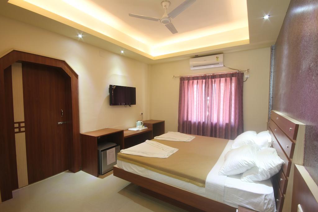 Urmee Hotel Bhubaneswar Exterior foto