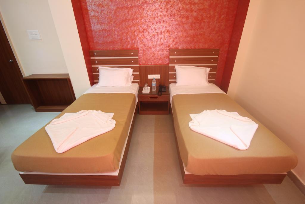 Urmee Hotel Bhubaneswar Exterior foto